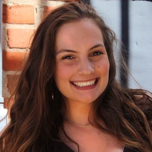 Meet your Posher, Alaura